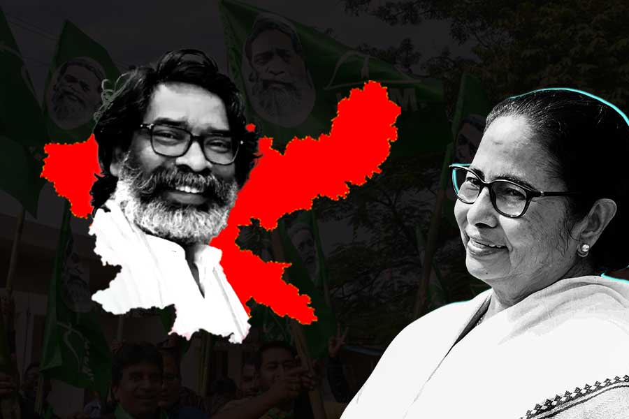 Mamata Banerjee: Bengal CM to attend Hemant Soren's swearing in ceremony