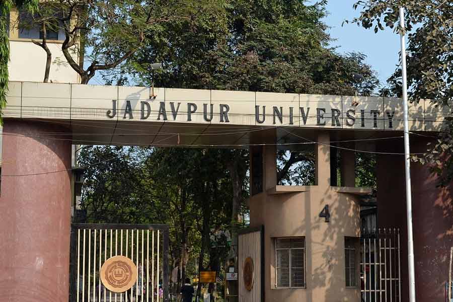 Jadavpur University: Alleged First-Year Student Locks Vice Chancellor's OfficeJadavpur University: Alleged First-Year Student Locks Vice Chancellor's Office, Demanding Removal of Hostel Rules