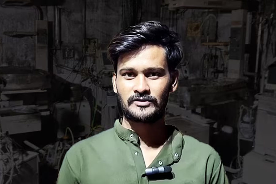 Uttar Pradesh hero saved 7 infants in Jhansi hospital fire, but lost his twin daughters
