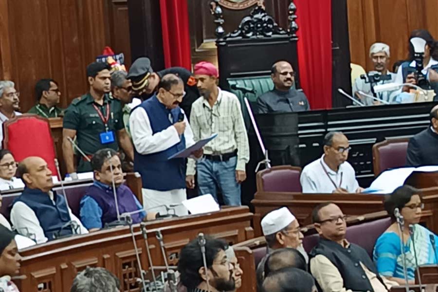 WB Govt planning budget session to kick off with C V Anand Bose speech