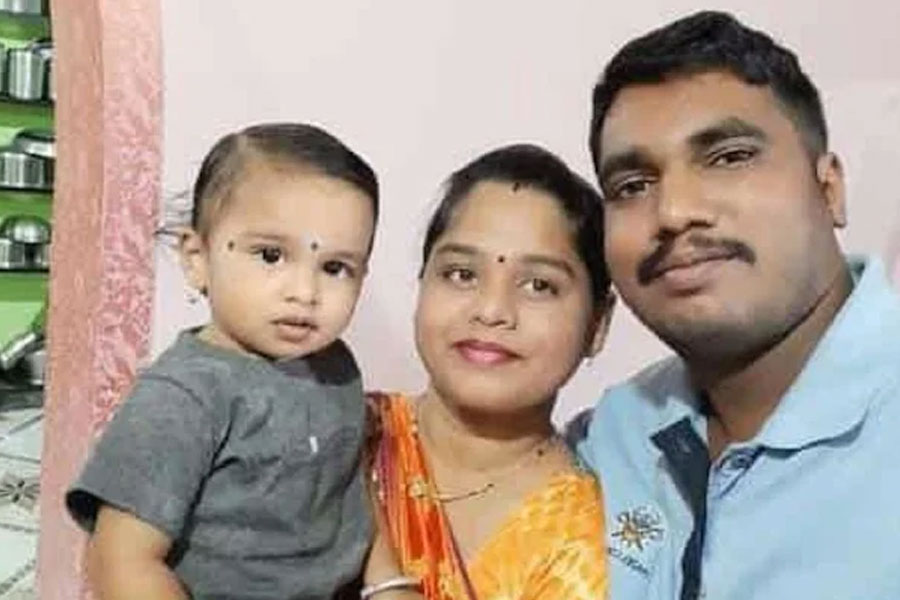 Couple and their child died in the Mumbai ferry accident