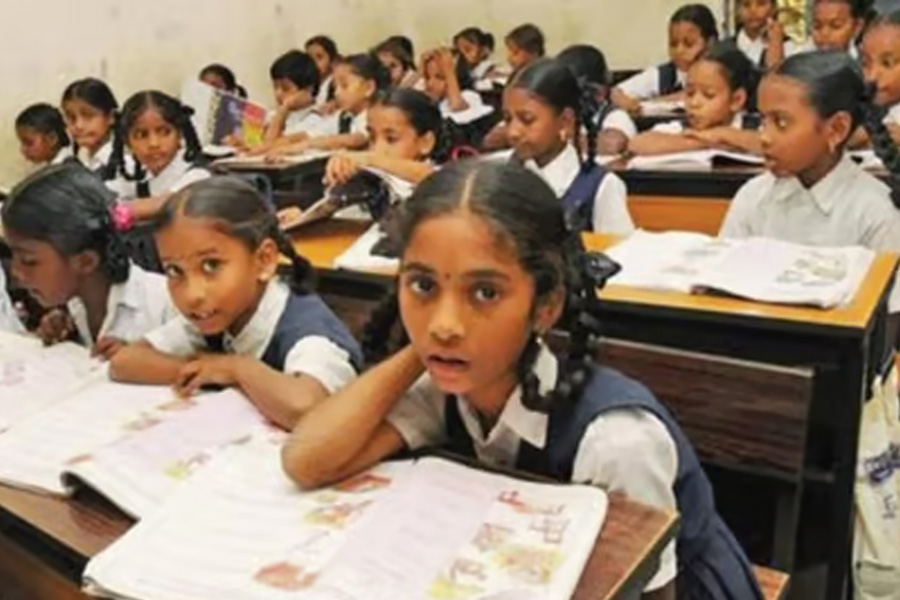 SSC Recruitment Case Verdict: Schools in tension after 26 K Teaching, Non teaching staff lost job