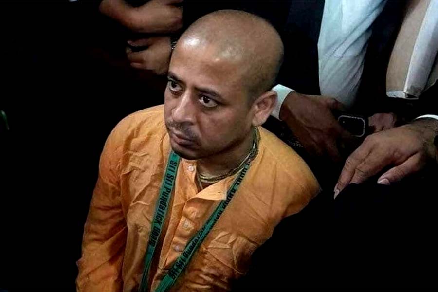 ISKCON Monk Chinmoy Prabhu fell ill into the jail in Bangladesh