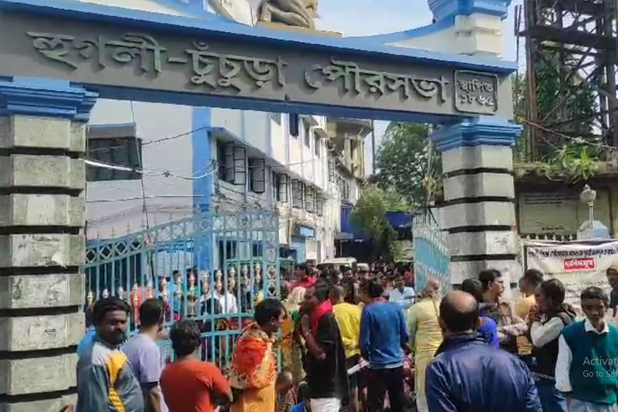 Temporary employees of Hooghly-Chinsurah Municipality will get their salary by Tuesday