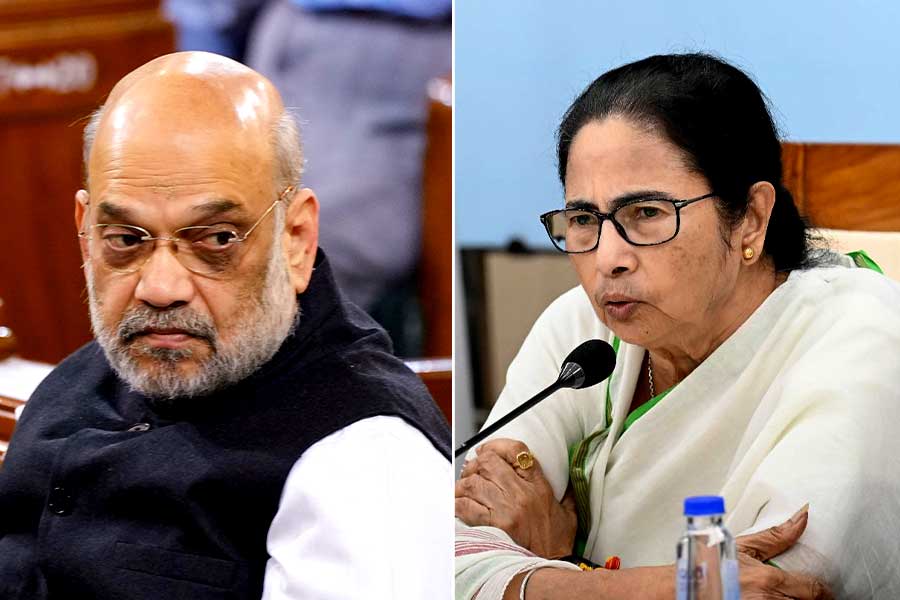 CM Mamata Banerjee slams Amit Shah over border security