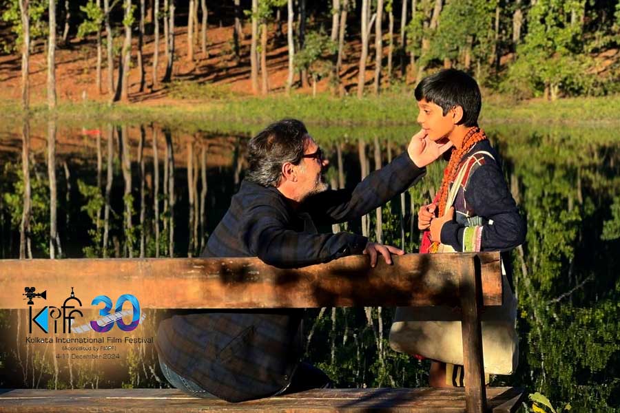 Director Goutam Ghose movie Parikrama review