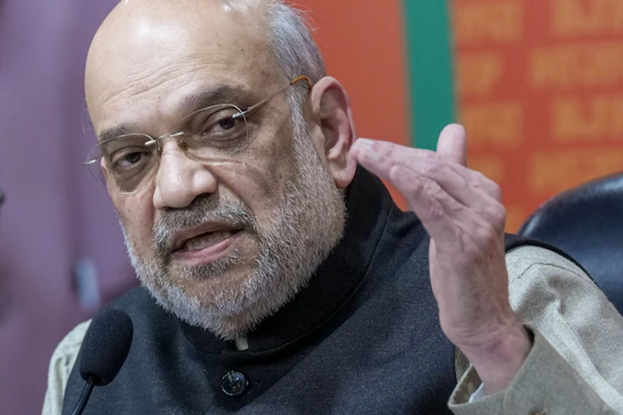 17 maoists killed in Chattishgar, Amit Shah appeals to shun violence