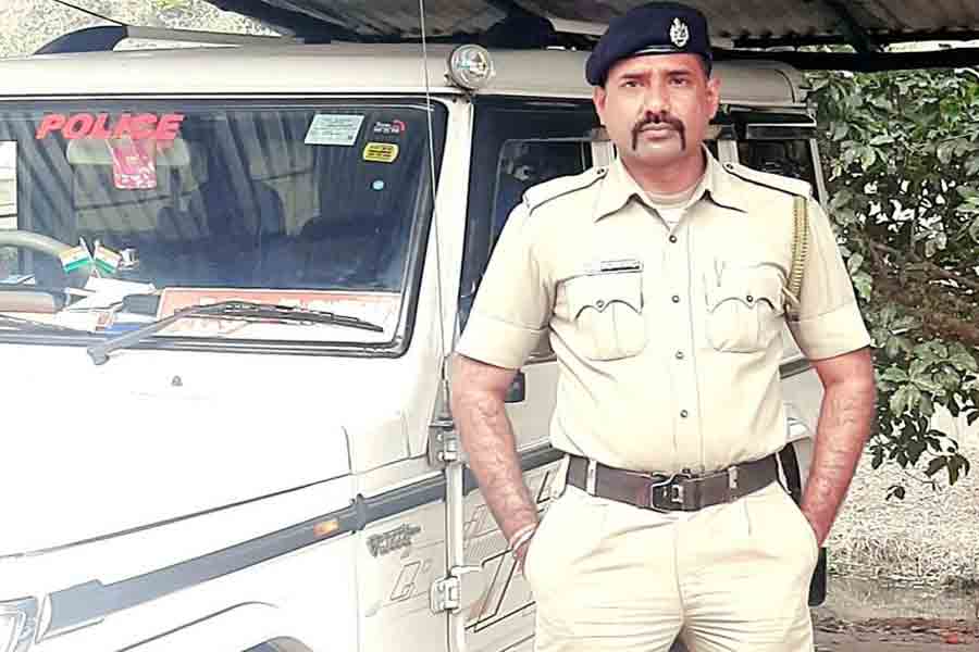 Picnic Party engaged with Police in Bardhaman, Constable injured