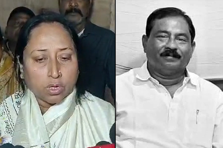 Chaitali Sarkar,wife of TMC leader Dulal Sarkar selected as district chairperson of Malda
