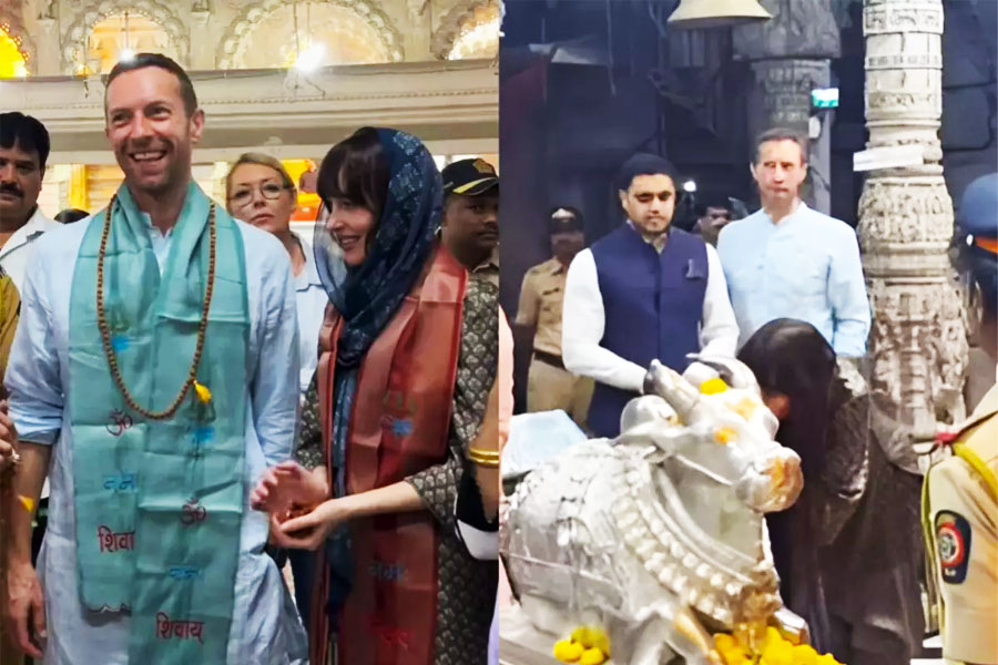 Coldplay's Chris Martin Visits Lord Shiva Temple in Mumbai, Watch