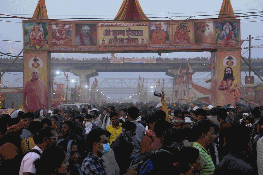 Maha Kumbh: Useless administration, should've handed over security to Army, says saint