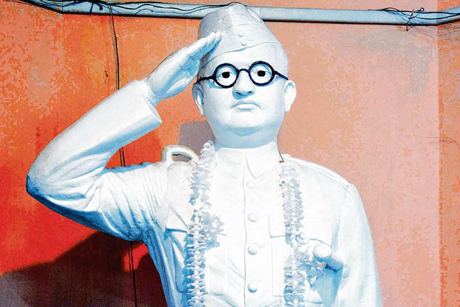 Country's first Netaji statue is being preserved in Jalpaiguri