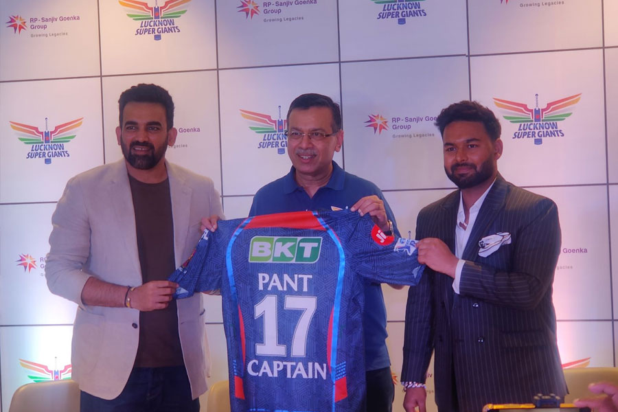 Sanjiv Goenka announces Rishabh Pant as Lucknow Super Giants Captain for IPL 2025