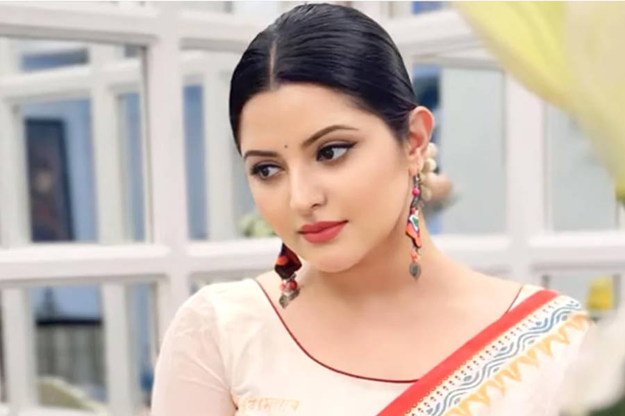 Dhaka Court issues arrest warrant against actress Pori Moni