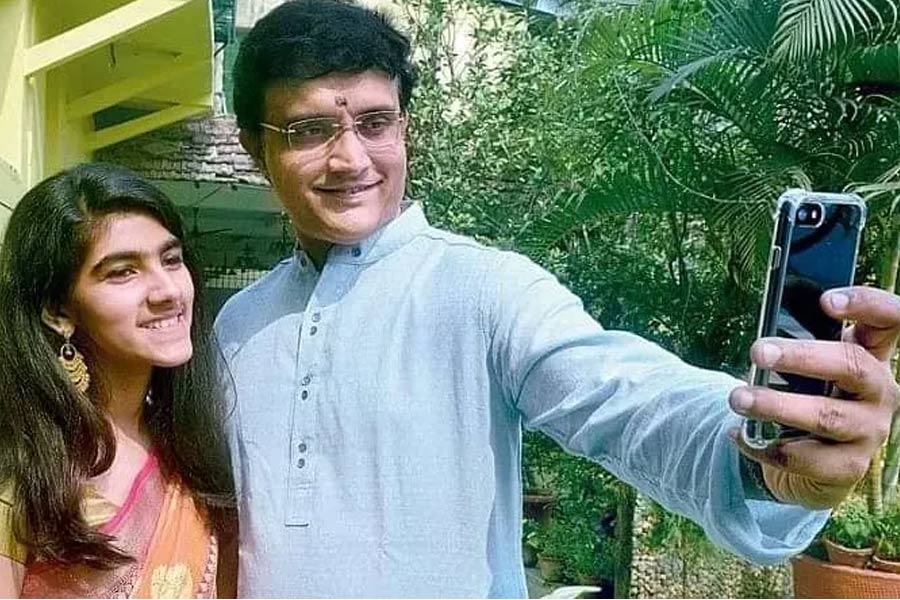 Daughter of Sourav Ganguly met an accident at Behala, how is she now?