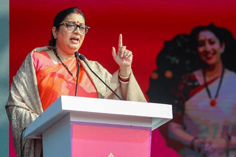 Smriti Irani Says AAP backing Bangladeshi infiltrators
