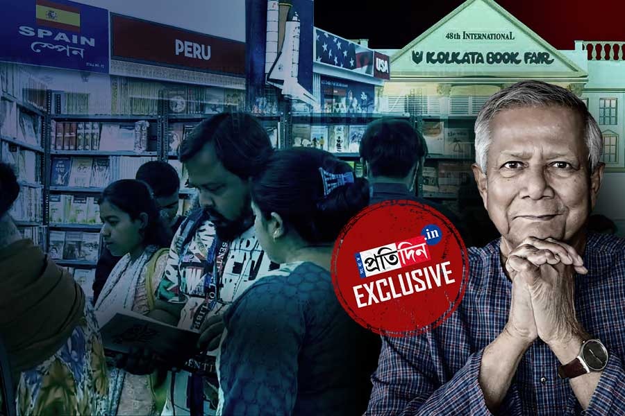 অশান্ত বাংলাদেশ! নেই বইয়ের স্টল, ইউনুসে ‘ক্ষুব্ধ’ কলকাতা বইমেলা