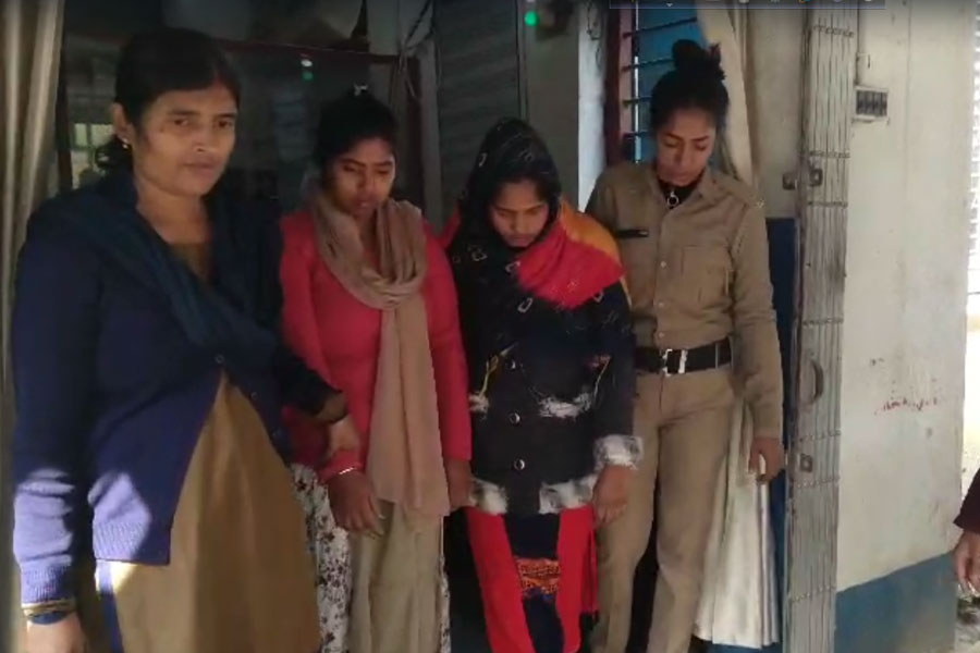 Two female Bangladeshi intruders arrested in Bagda