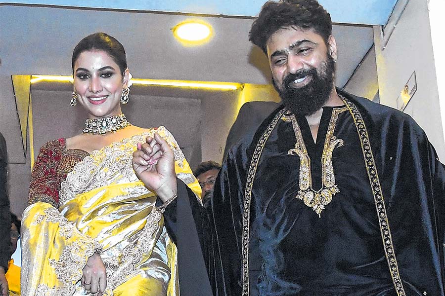Dev, Rukmini Maitra attends Binodinii Premier at Binodini theatre
