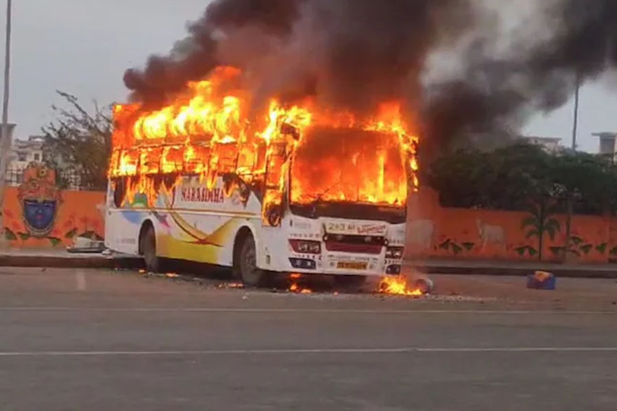 Maha Kumbh Pilgrim Burnt To Death As Bus Goes Up In Flames