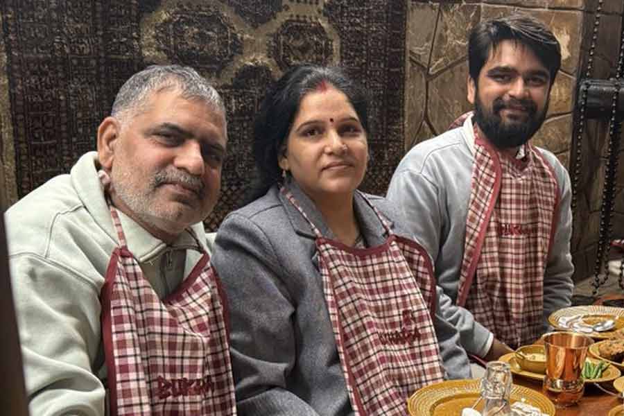Man takes parents to dinner at 5-star where father was a guard 25 years ago in Delhi