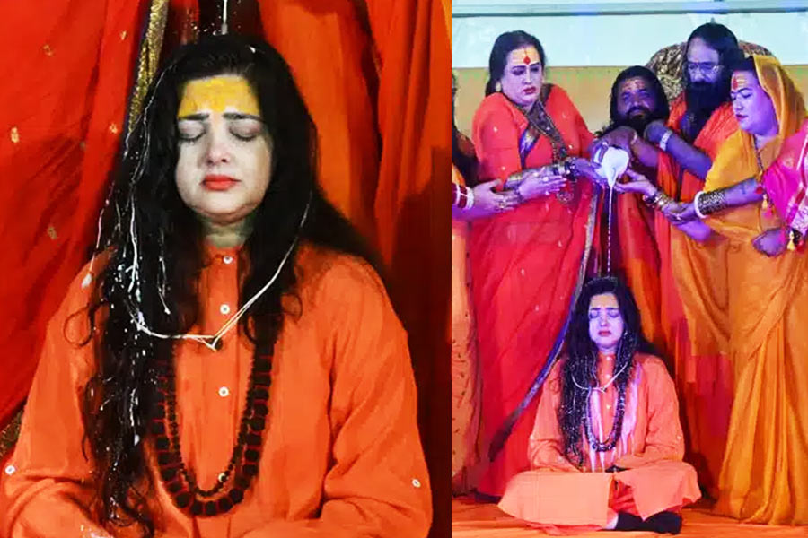 Mamta Kulkarni Gets Emotional During Her ‘Sannyas’ Ritual