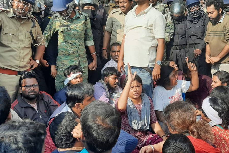 Saline Case: FIR lodged against DYFI leader Minakshi Mukherjee