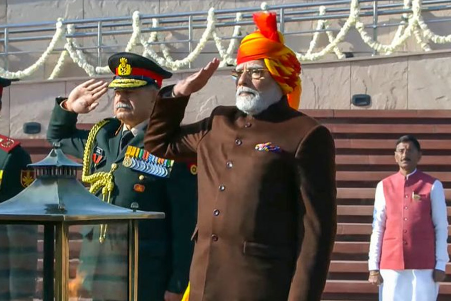 PM Narendra Modi dons special pagdi in Republic Day