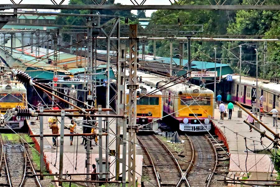 Local trains are diverted from Sealdah south line for 52 hours