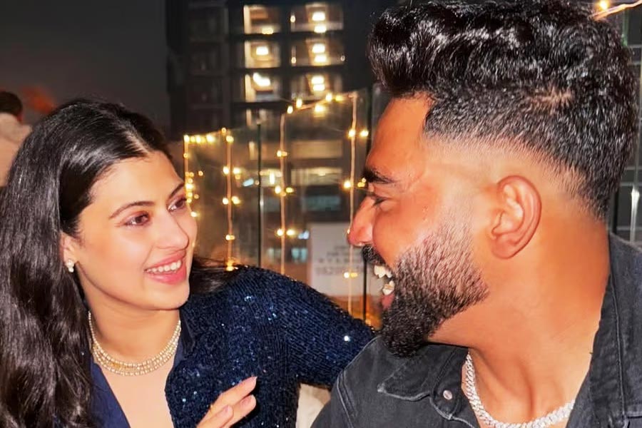 Mohammed Siraj clears rumours on his relationship with Asha Bhosle's grand daughter Sanai Bhosle