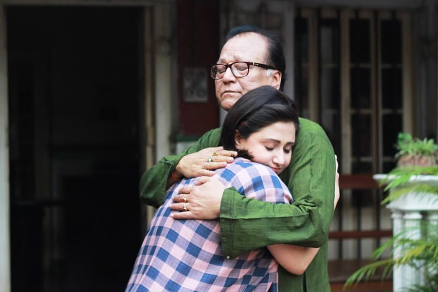 Swastika Mukherjee's heartfelt note on late father Santu Mukherjee's Birthday
