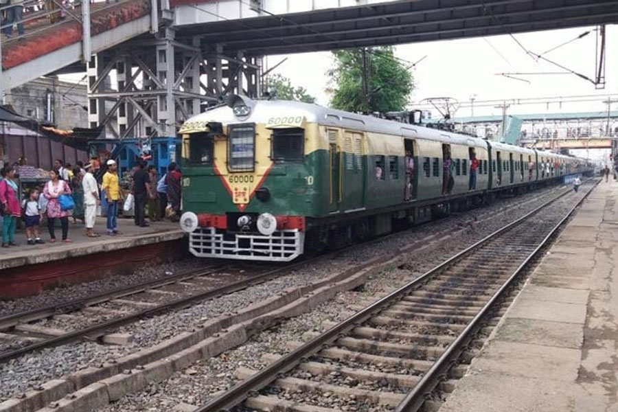 212 Local and 27 express cancelled in Kharagpur Division for 19 days