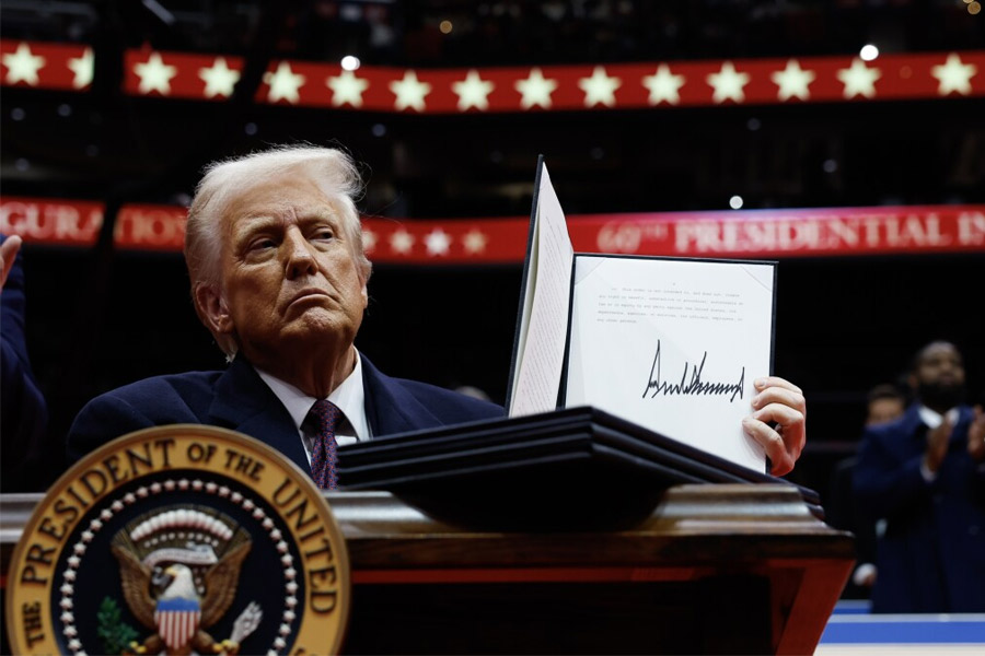 Donald Trump issues new executive orders, cancel 78 from Biden