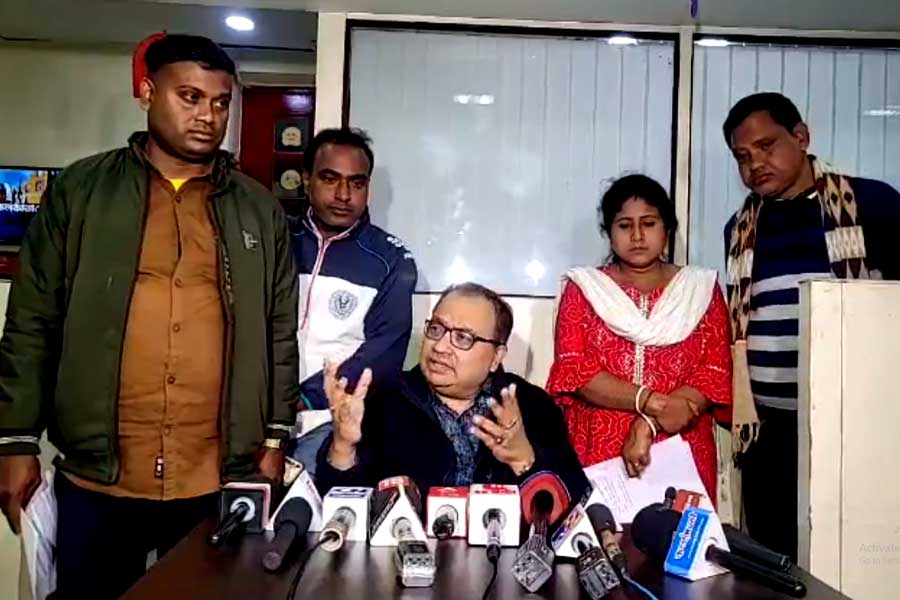 আইনি জটে আটকে নিয়োগ, ফের কুণাল-সাক্ষাতে চাকরিপ্রার্থীরা