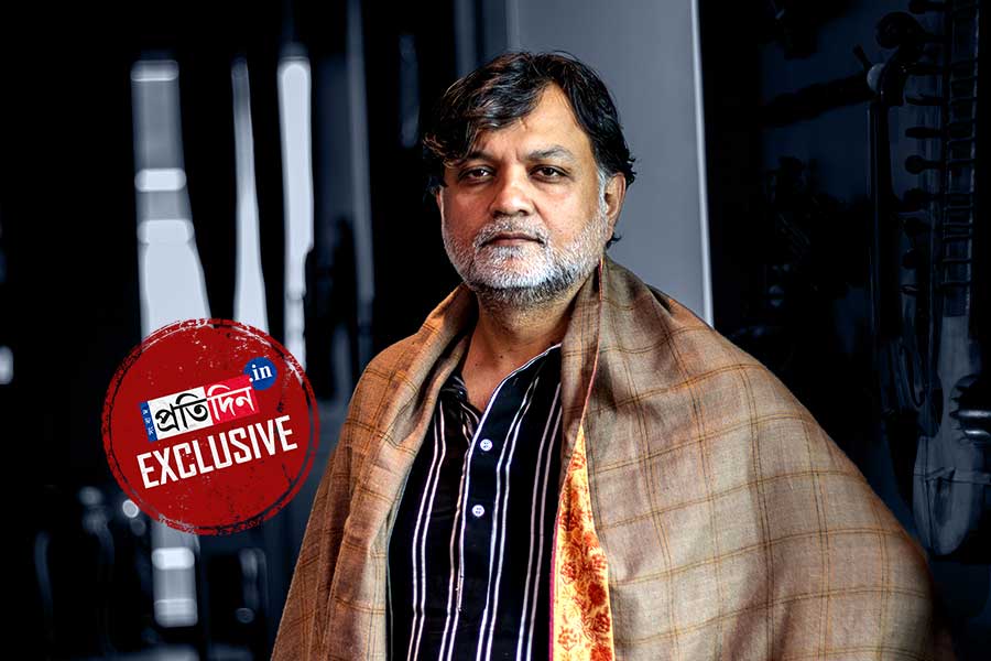 Srijit Mukherji says on his upcoming film Sotti Bole Sotti Kichu Nei
