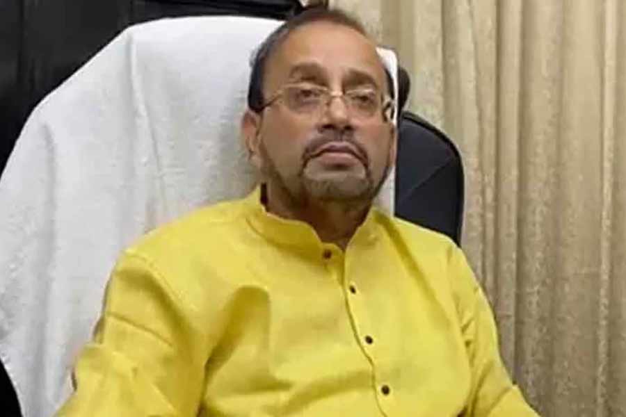 Deputy mayor Atin Ghosh's car meets with accident