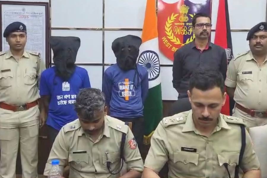 Police arrests main accused of killing three of a family at Mahammadbazar, Birbhum