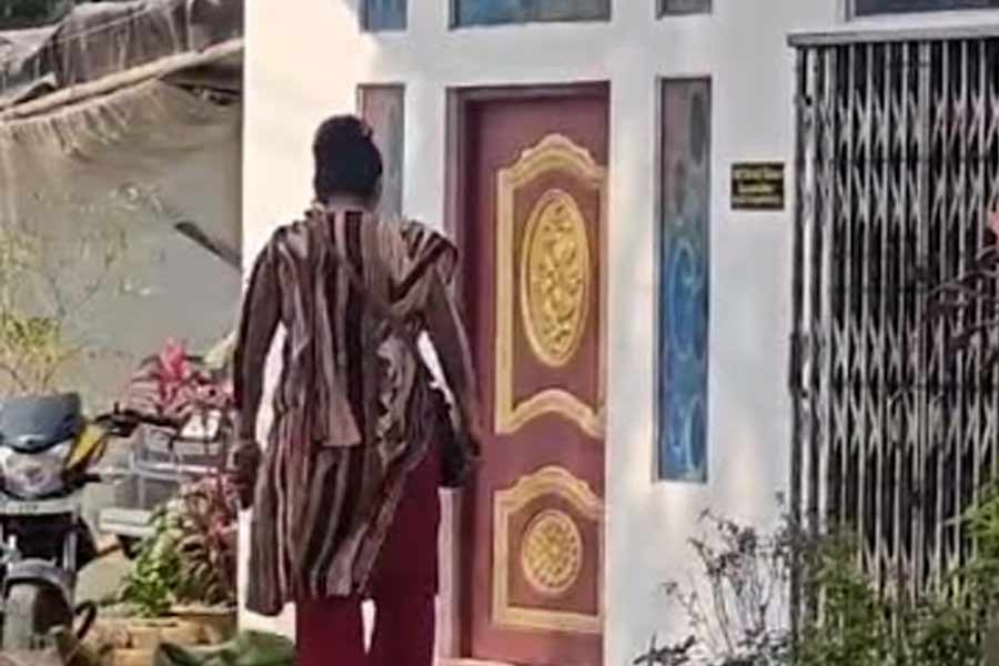 Woman stage protest in front of councillor's house in Bongaon