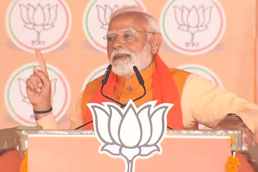 Slums in Delhi won't be razed Says PM Modi rebuts Arvind Kejriwal ahead of polls