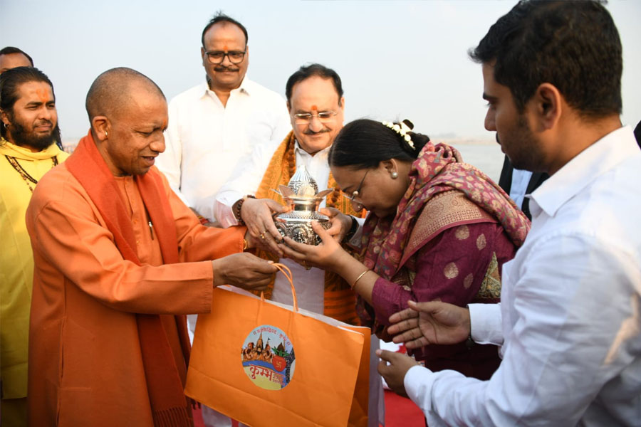 JP Nadda took a sacred dip at Triveni Sangam