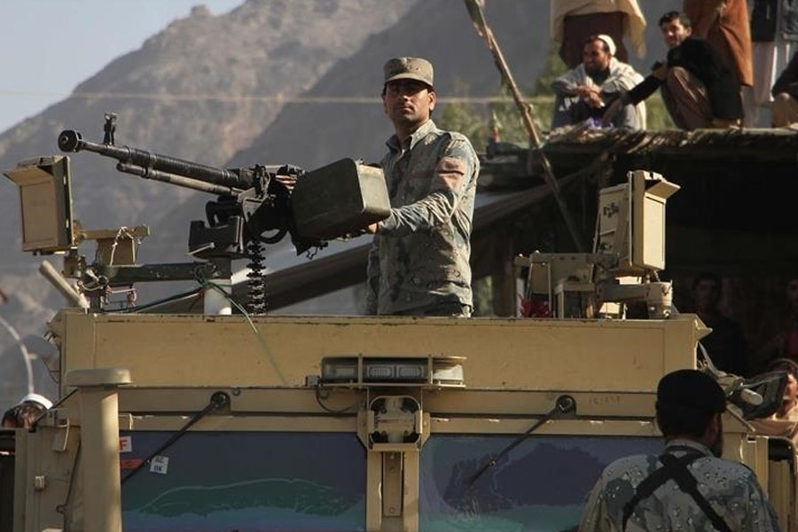 Pakistani army killed 30 suspected militants near Afganistan border