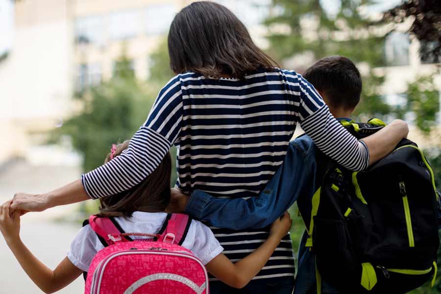 Parenting Tips: These things parents should never do before sending kids to school