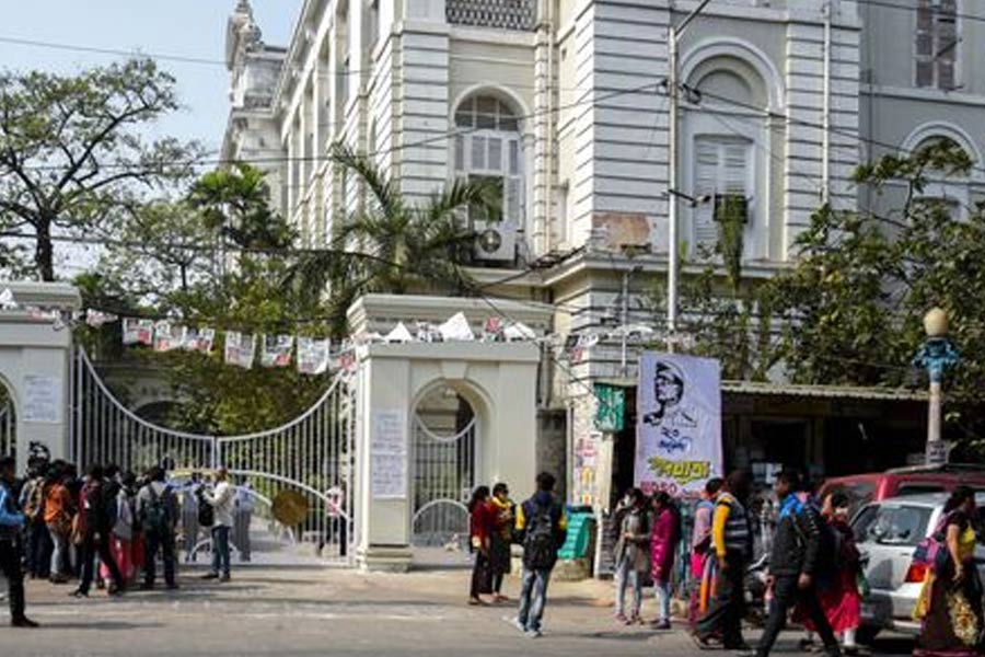 Programme halted at Presidency University due to clash between SFI-IC over molestation allegetion