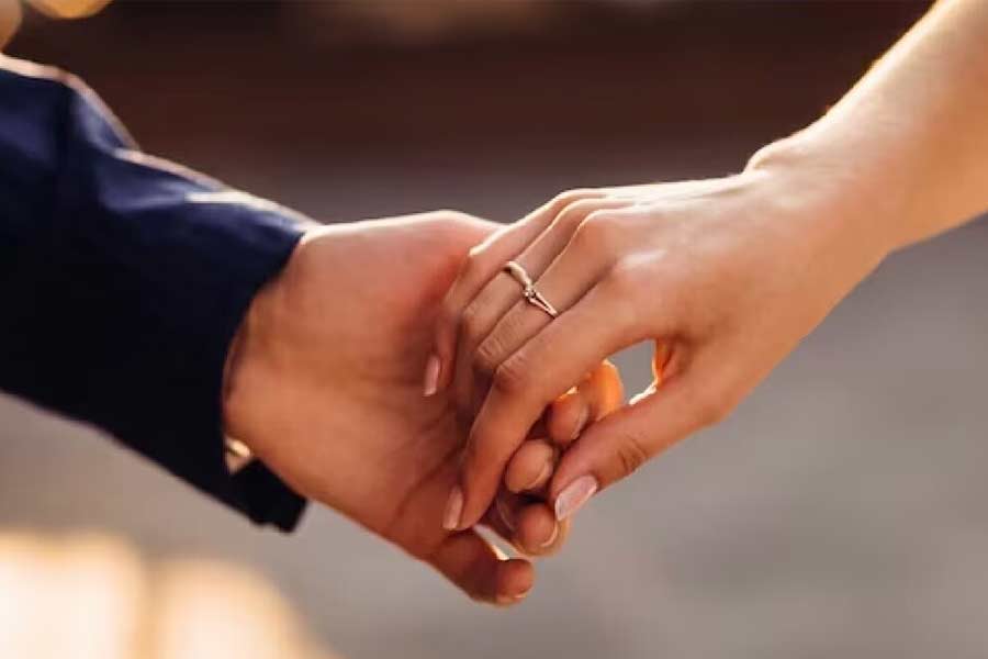 Five promises to make to your partner on promise day
