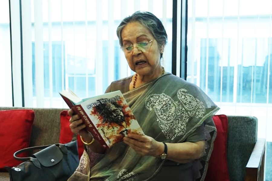 International Mother Language Day: Rakhee Gulzar prophases Bengali heritage