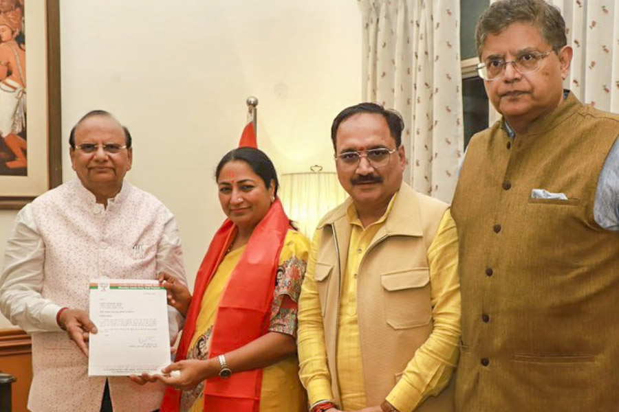 Film Stars, Auto Rickshaw Drivers: BJP’s Unique Guest List For Delhi CM’s Oath-Taking