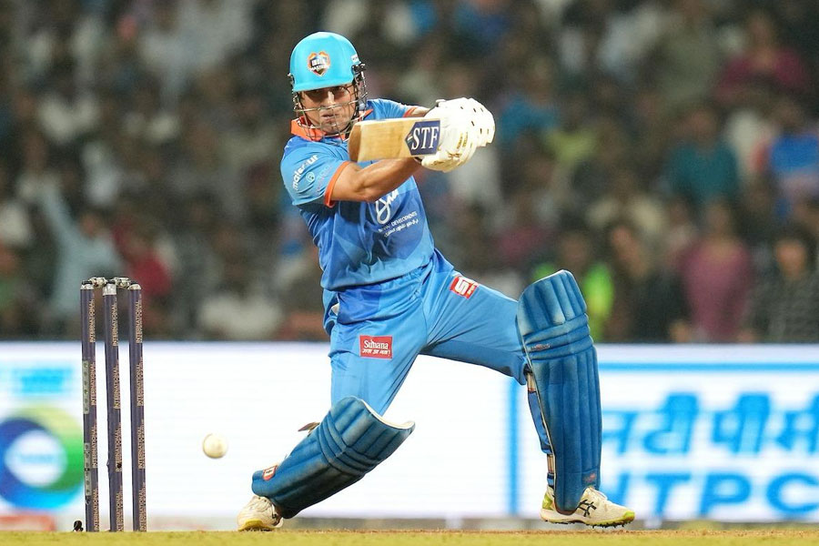 Sachin Tendulkar leaves fans awestruck as he rolls back the years in International Masters league
