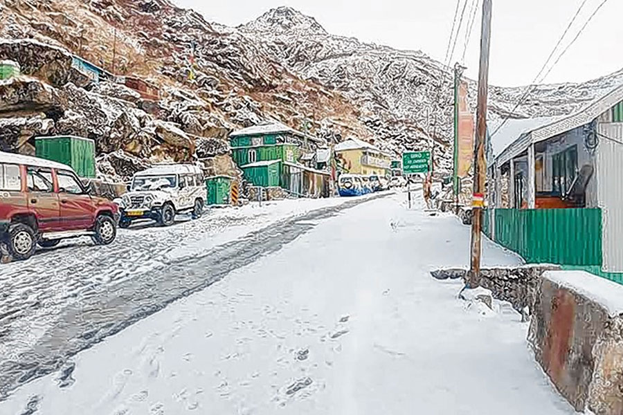 Several roads closed due to heavy snowfall in Sikkim
