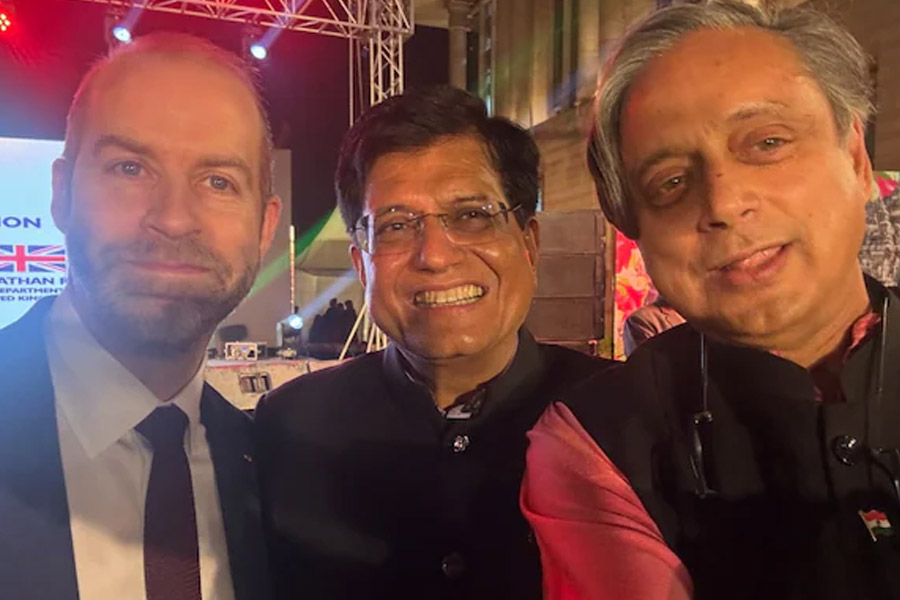 Shashi Tharoor praises revival of trade deal talks with UK