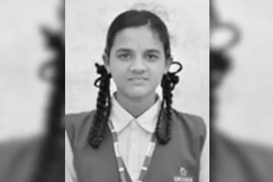 Walking to school, class 10 student dies of heart attack In Telangana